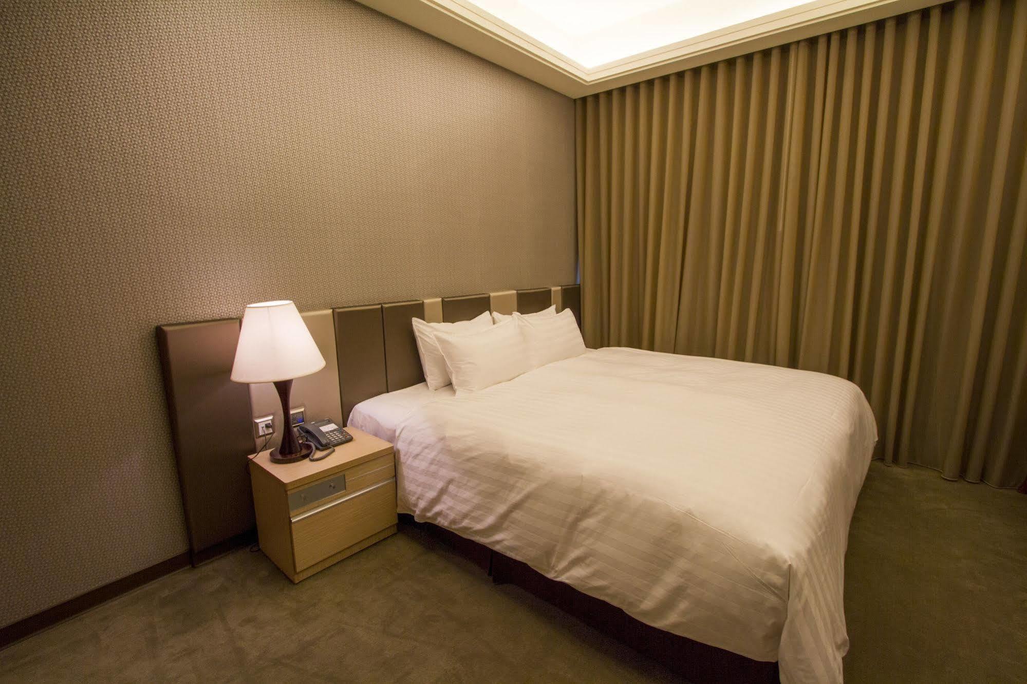 Hunt Champion Hotel Тайчжун Екстер'єр фото