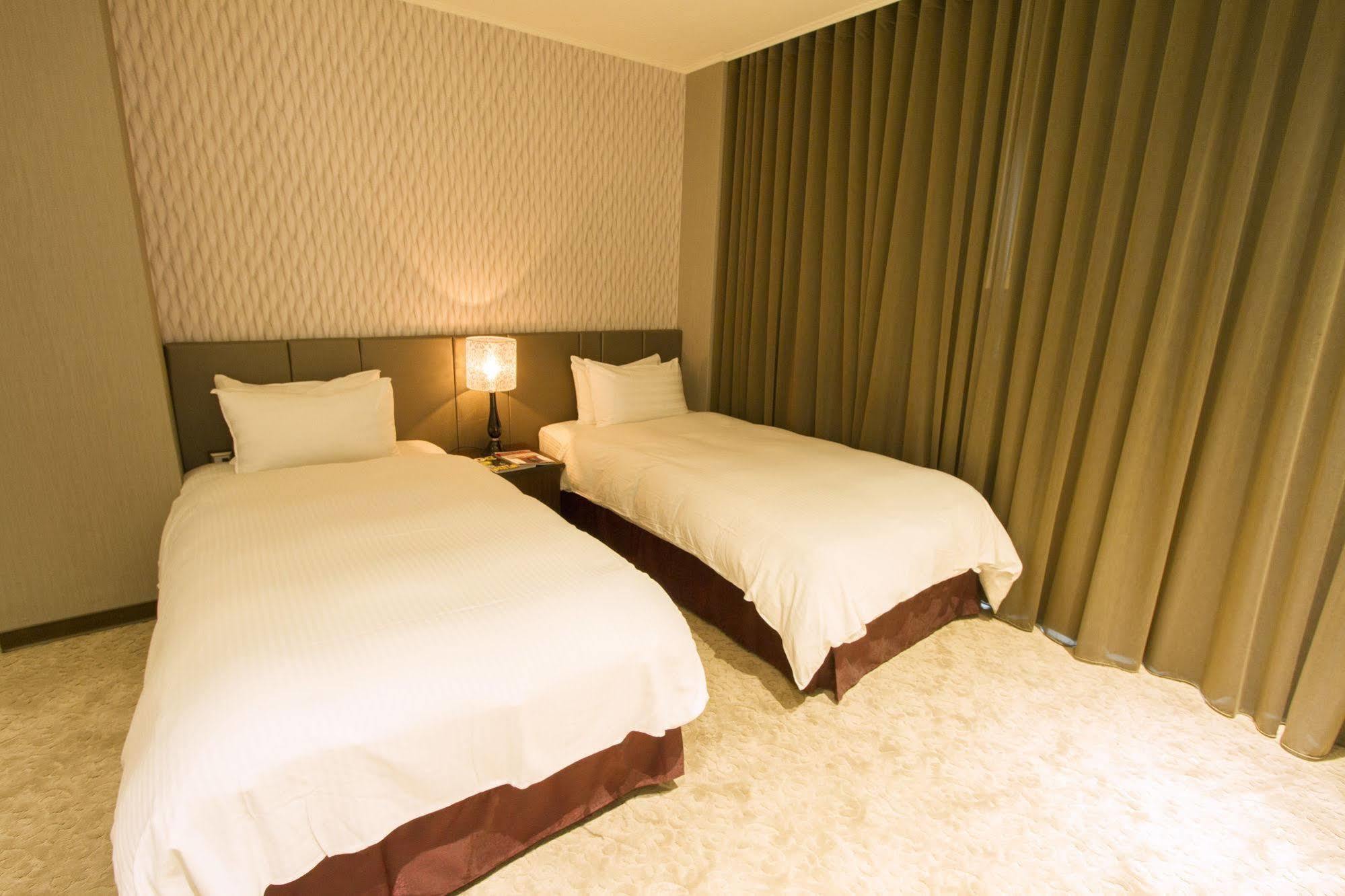 Hunt Champion Hotel Тайчжун Екстер'єр фото