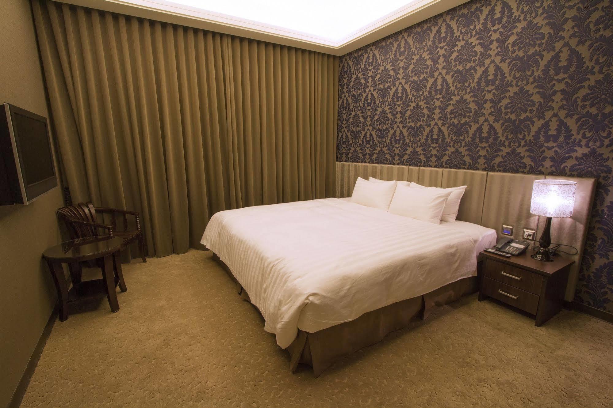 Hunt Champion Hotel Тайчжун Екстер'єр фото